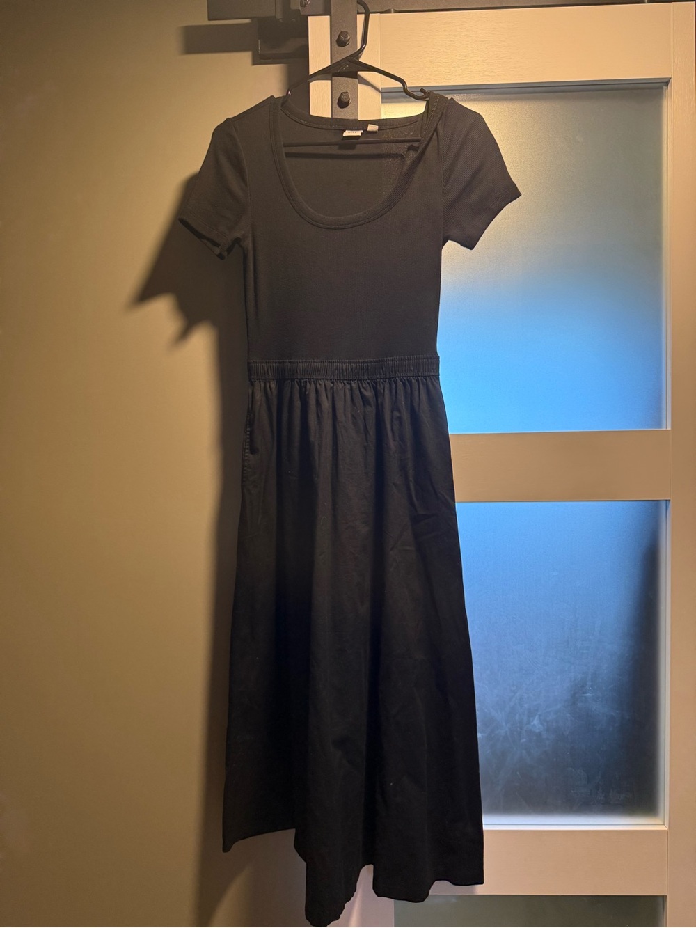 GAP Black Short-Sleeve Midi Dress